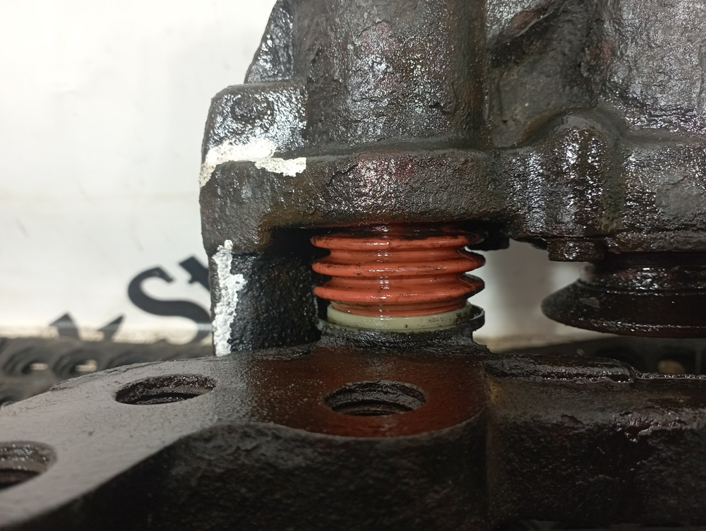 Суппорт передний правый 2017г.