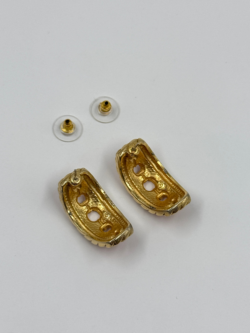 Серьги полукольца с красной эмалью