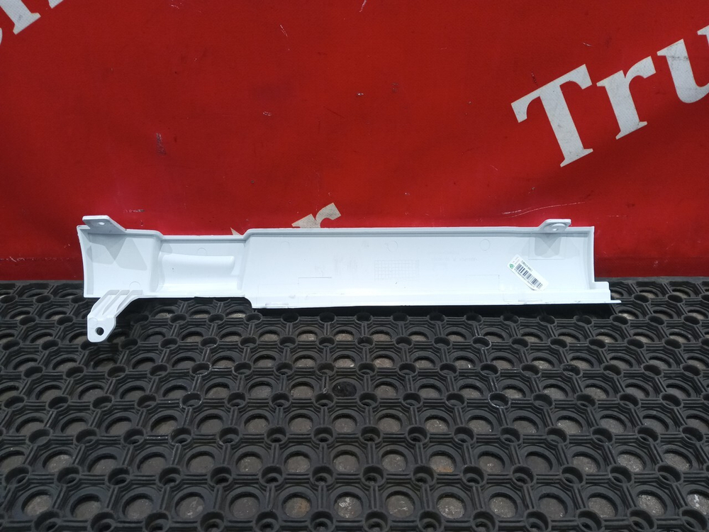 Накладка угла кабины правая 2022г