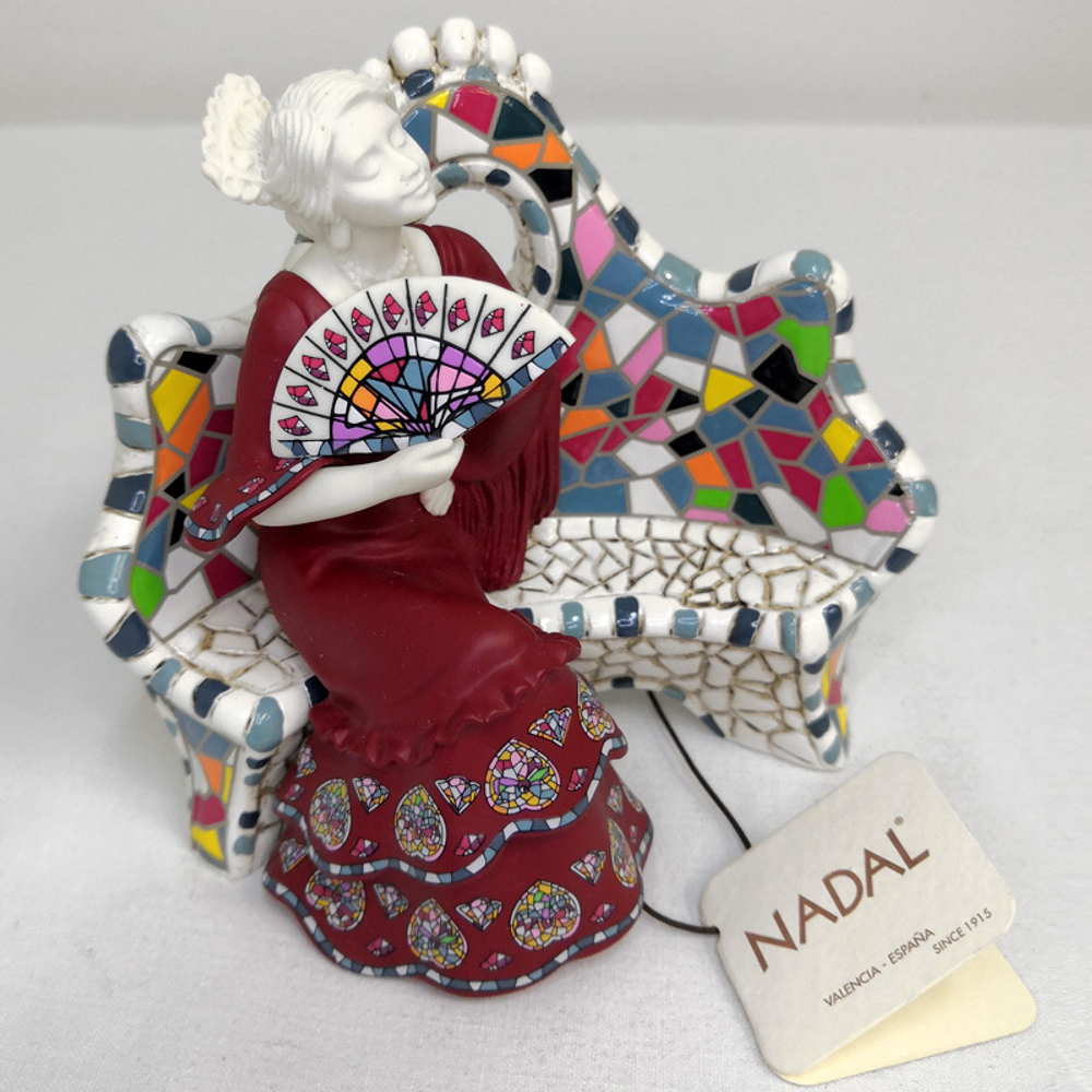 Статуэтка Изящно обмахиваясь Nadal