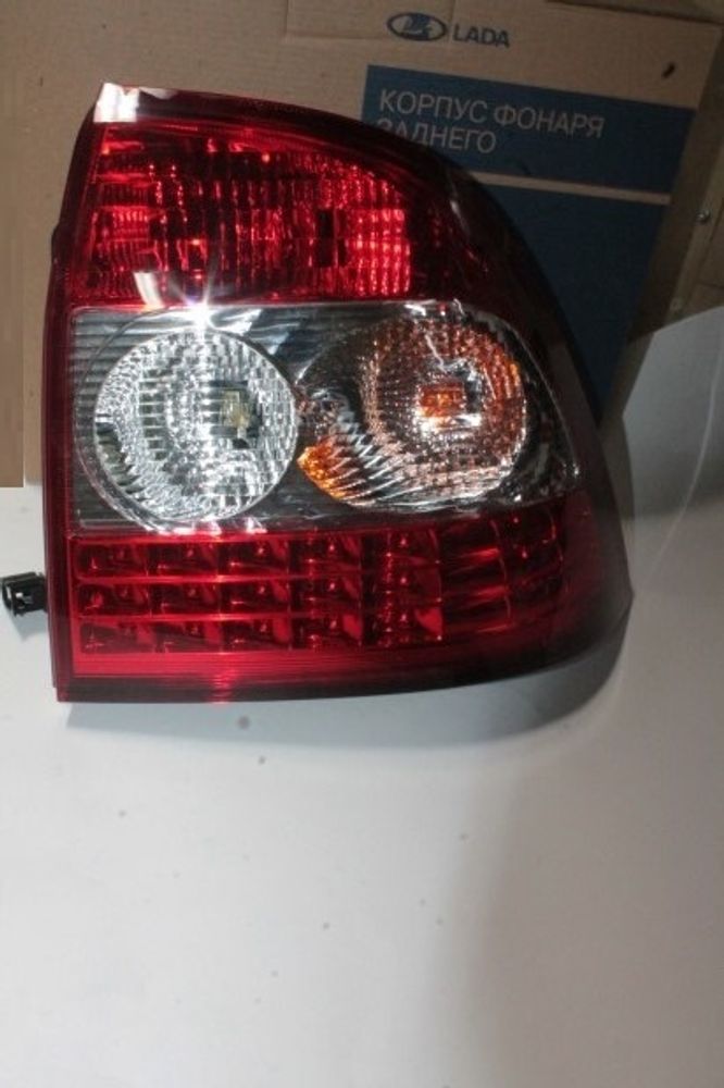 Фонарь задн. в сб. /2170/ прав. (Фейслифт) (Автосвет) (LADA)