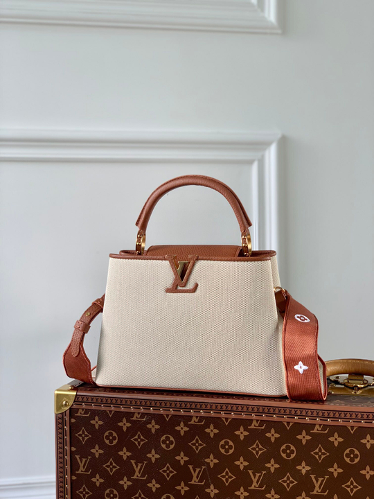 Louis Vuitton Capucines BB