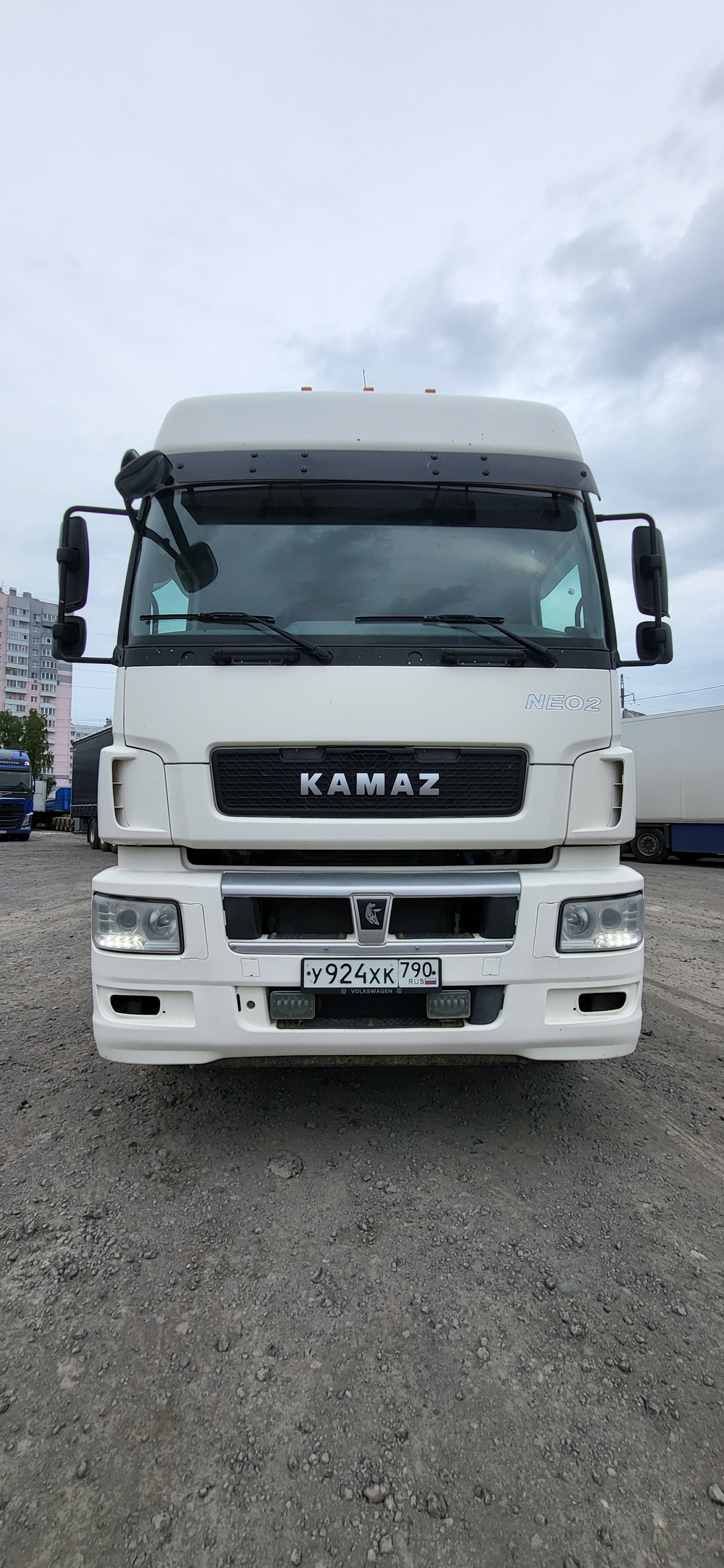 КамАЗ М1840 4x2 Седельный тягач 5490-5P (Газовый, 11,6 л, 389 л.с., МТ)