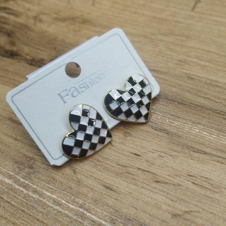 Серьги-гвоздики Шашечки сердце металл золотистый