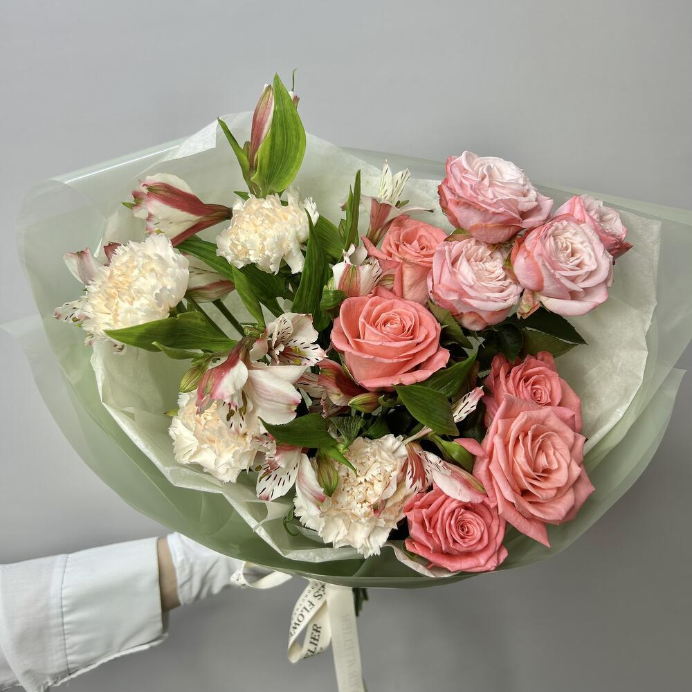 «Весеннее солнце» букет из роз пионовидных Мадам Бомбастик,Альстромерии,розы Анна Карина и кремового диантуса