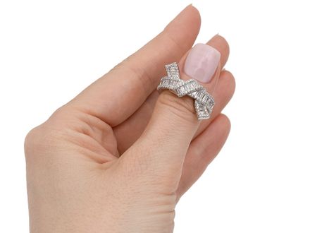 Кольцо "Узел" со стразами (уценка)