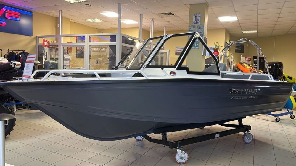 Лодка BERKUT M-DC в наличии