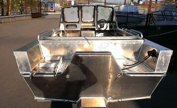 Алюминиевая моторная лодка RusBoat 47 JET под подвесной водомет