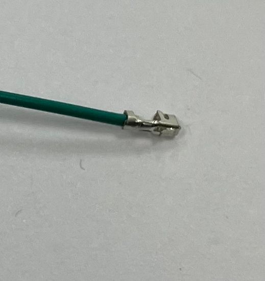 Контакт HK с проводом обжатый зеленый 300мм / CHU- / XH 0F / XHP- / DS1069- F / H-0