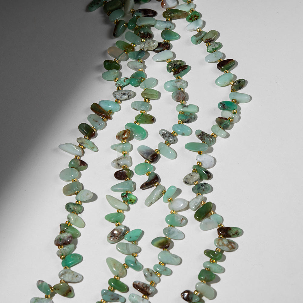 Хризопраз с халцедоном натуральный, перышки, 10-19мм