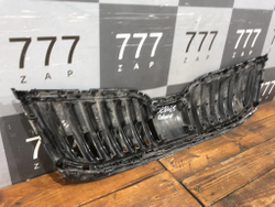 Решетка радиатора Skoda Octavia 3 (A7) 17-20 Б/У Оригинал 5E0853653C
