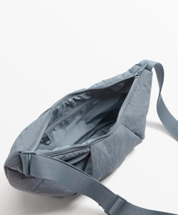 OYSHO Стеганая мини-сумка с плечевым ремнем, лавандовый