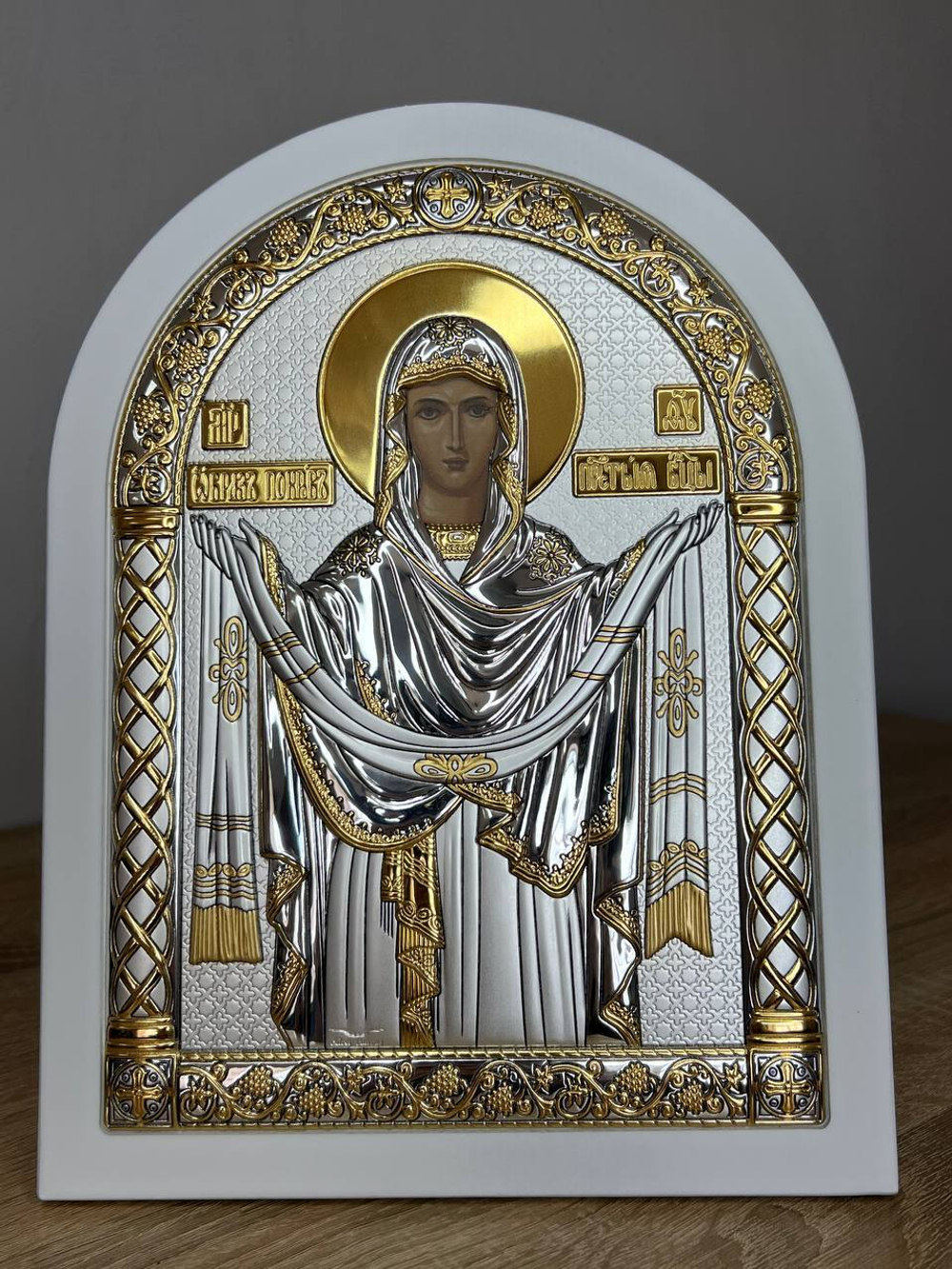 Покрова БМ, икона арочная, белое дерево 175х225