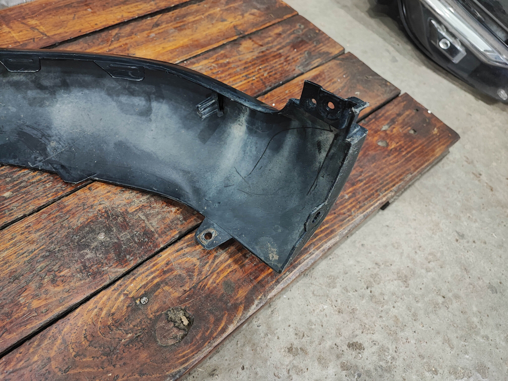 Юбка переднего бампера Geely Tugella 22-нв Б/У Оригинал 6010112000