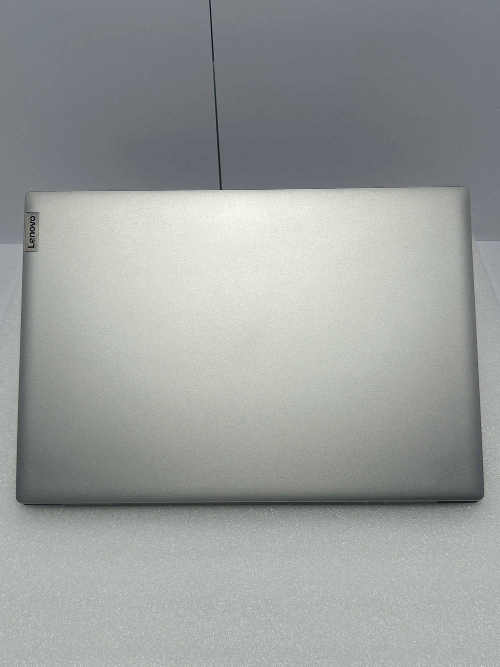 Ноутбук Lenovo IdeaPad 3-17ADA05 (81W20093RK) 17.3"/AMD Ryzen 3 3250U/RAM 8GB/SSD 256GB/AMD Radeon Graphics/1600x900/TN/DOS/Подсветка кл-ры: нет/Серебристый. Состояние: B1