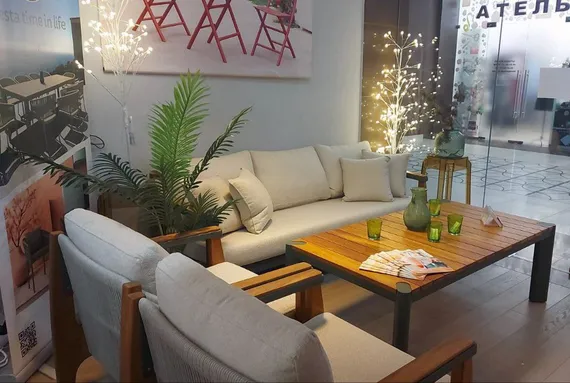 Комплект уличной мебели Elif из алюминия и дерева ироко, 2 кресла, диван и столик