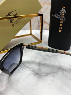 Солнечные очки Burberry