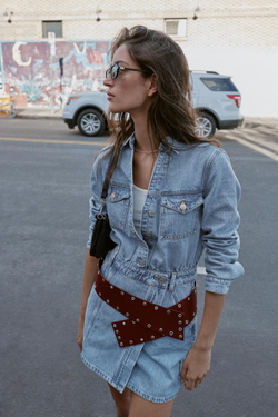 ZARA КОРОТКОЕ ДЖИНСОВОЕ ПЛАТЬЕ Z1975, ВЫЦВЕТШИЙ СИНИЙ