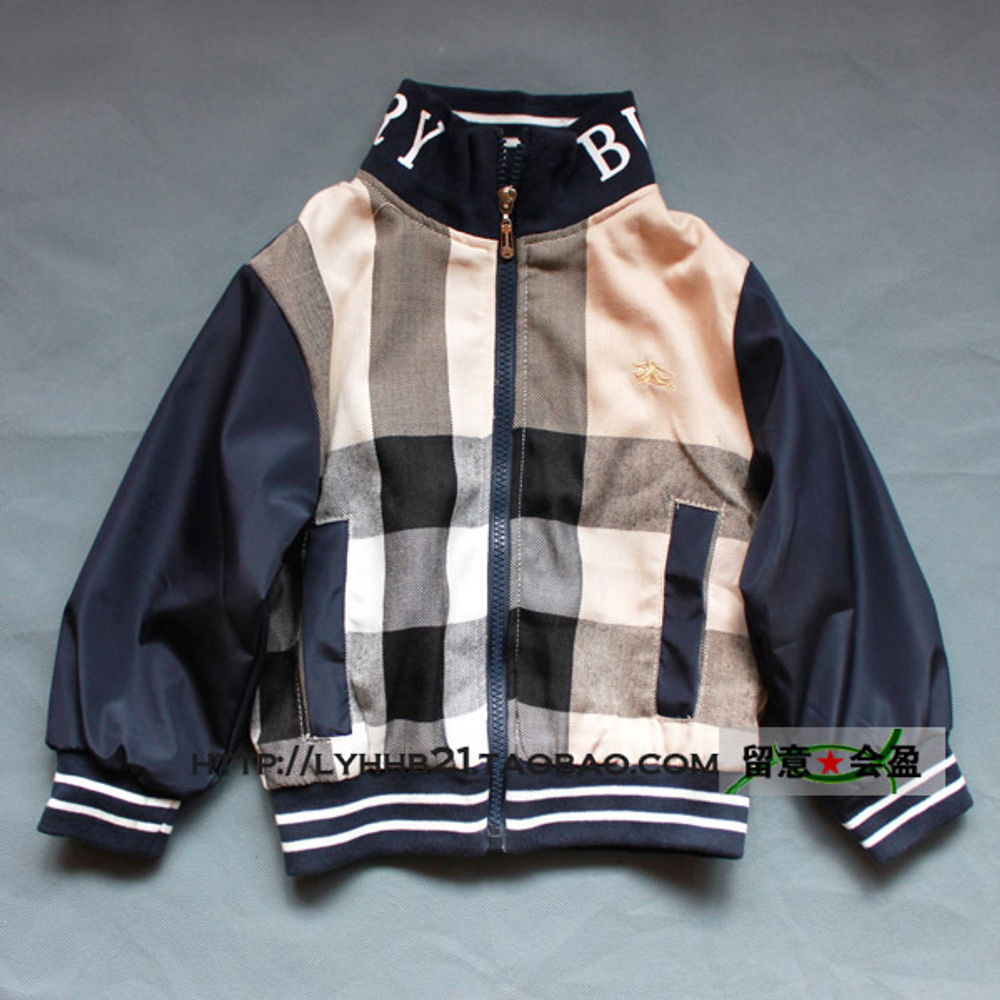 Ветровка детская в клетку с однотонными рукавами