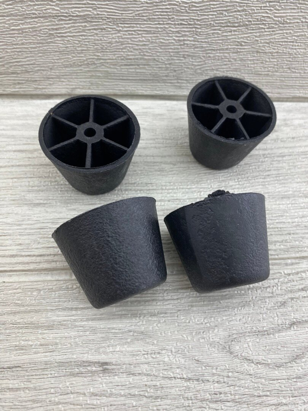 Опоры пластиковые ребристые для мебели высота 35 мм 4 шт