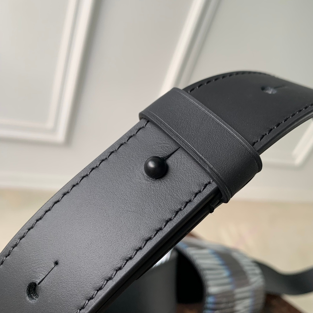 Louis Vuitton Micro Steamer Wallet