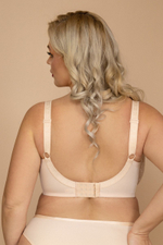 BETTY COFFEE Halfcupsoft Бюст