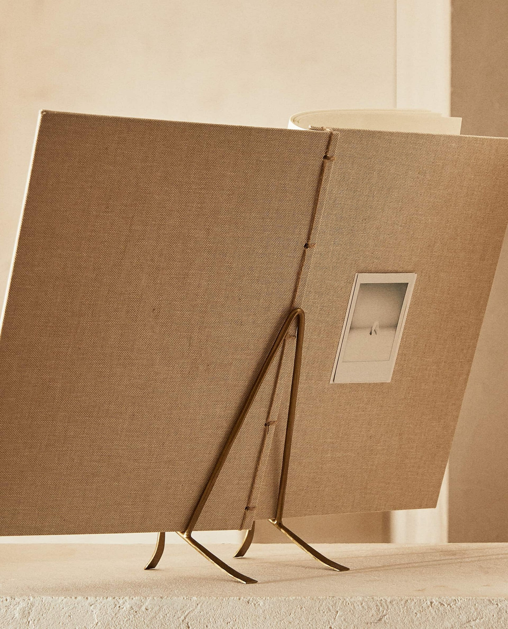 ZARA HOME ЗОЛОТОЙ МЕТАЛЛИЧЕСКИЙ СТЕНД