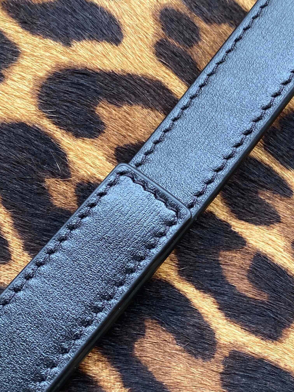 Yves Saint Laurent Manhattan 29 cm
