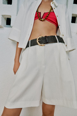 ZARA ШОРТЫ С ЗАЩИПАМИ И РЕМНЕМ, БЕЛЫЙ