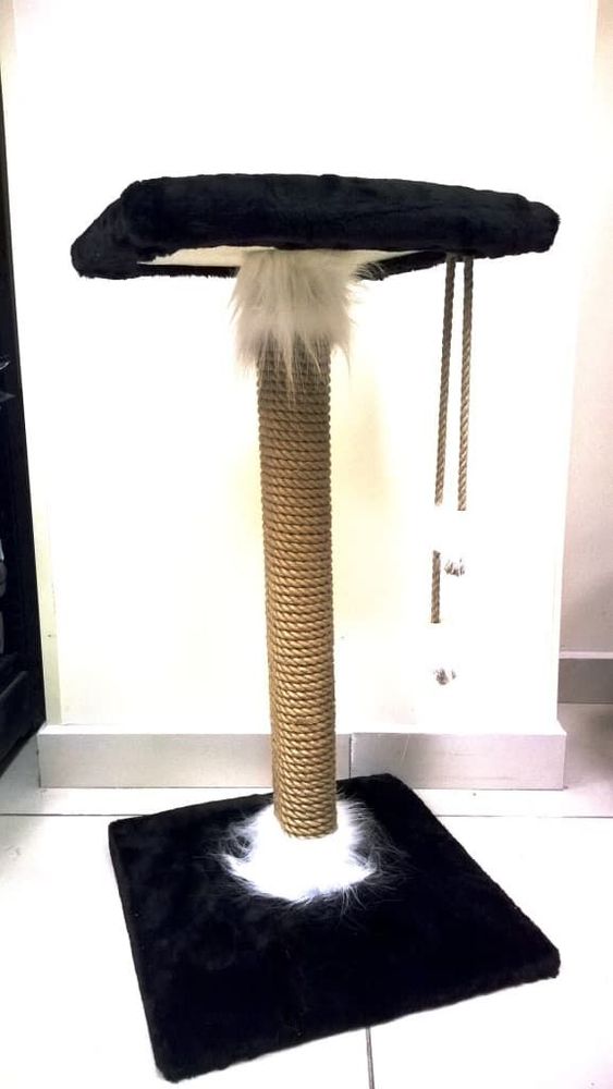 Когтеточка с полкой 84см, квадрастное основание 45х45см  "Britan"