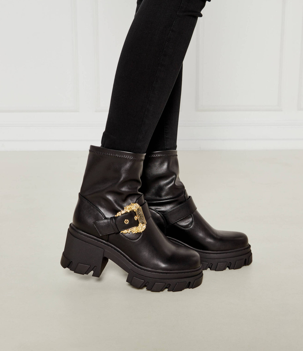 Ботильоны на каблуке SOPHIE Versace Jeans Couture - черный(77VA3S8071570)