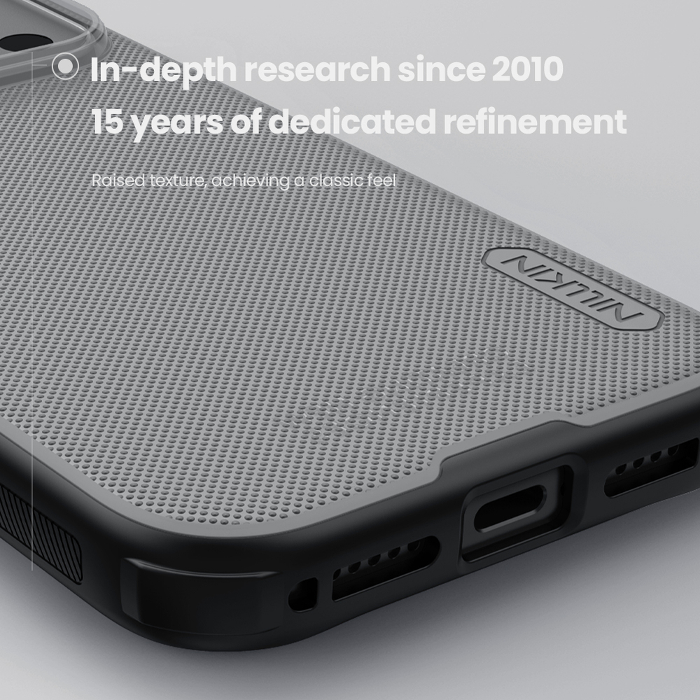 Противоударный чехол тонированный прозрачный для iPhone 17 Pro, серия Super Frosted Shield Pro от Nillkin