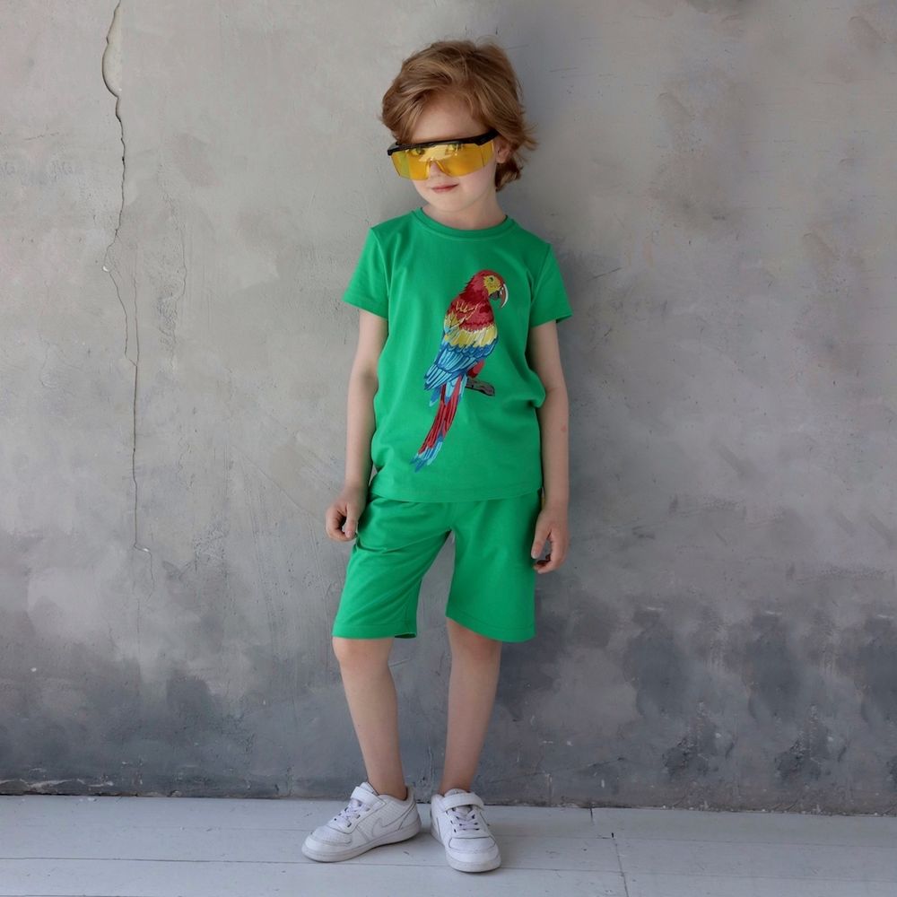 Зеленая футболка для мальчика с попугаем KOGANKIDS
