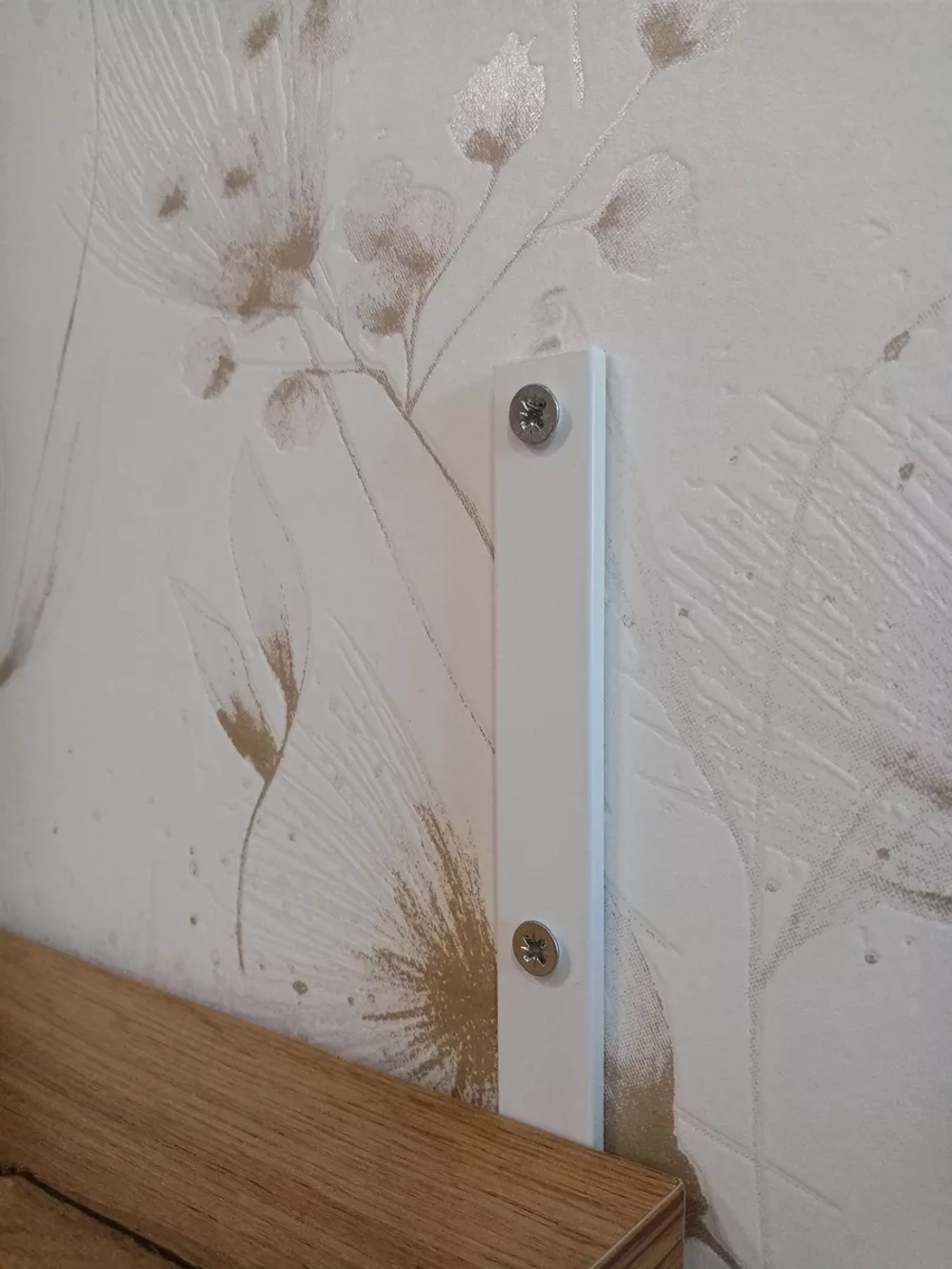 Полка настенная прямая лофт на кронштейнах