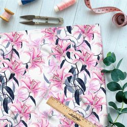 Ткань дюспо розовые лилии с синей листвой на белом фоне