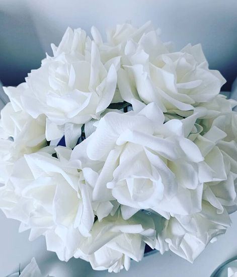 Большой букет белых роз, Cote Noire