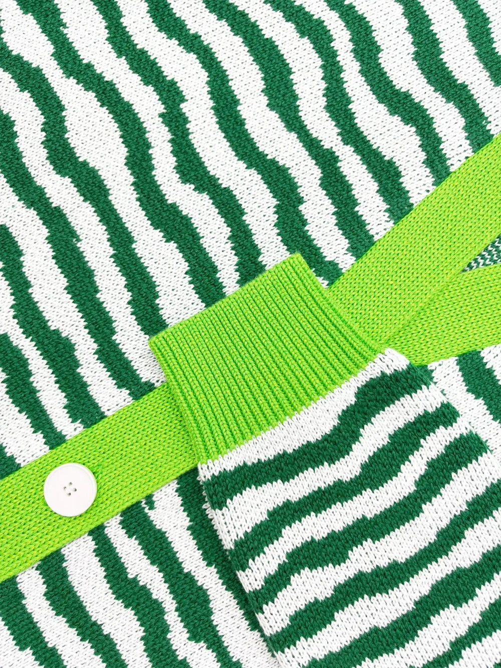 Кардиган с пуговицами