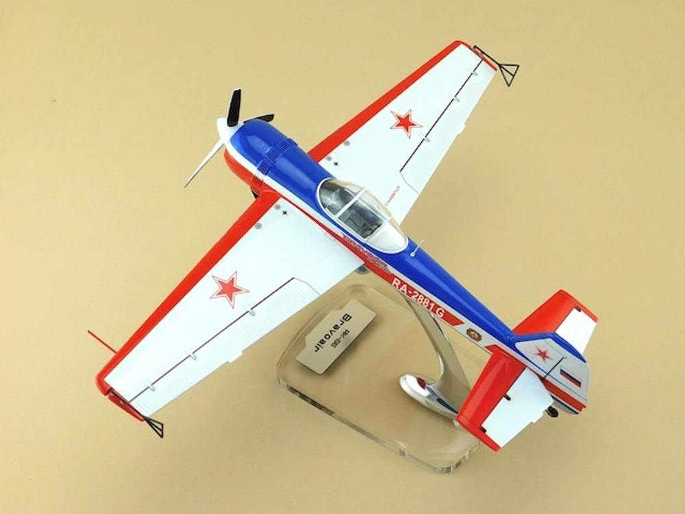 Модель самолета Як-55 (М1:30)