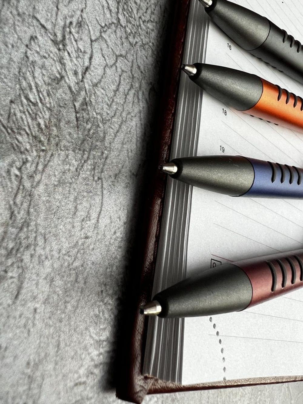 Ручка с гравировкой в коробке на подарок