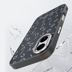 Чехол с MagSafe черного цвета от Dux Ducis для iPhone 17, серия Moro Series Magnetic Case