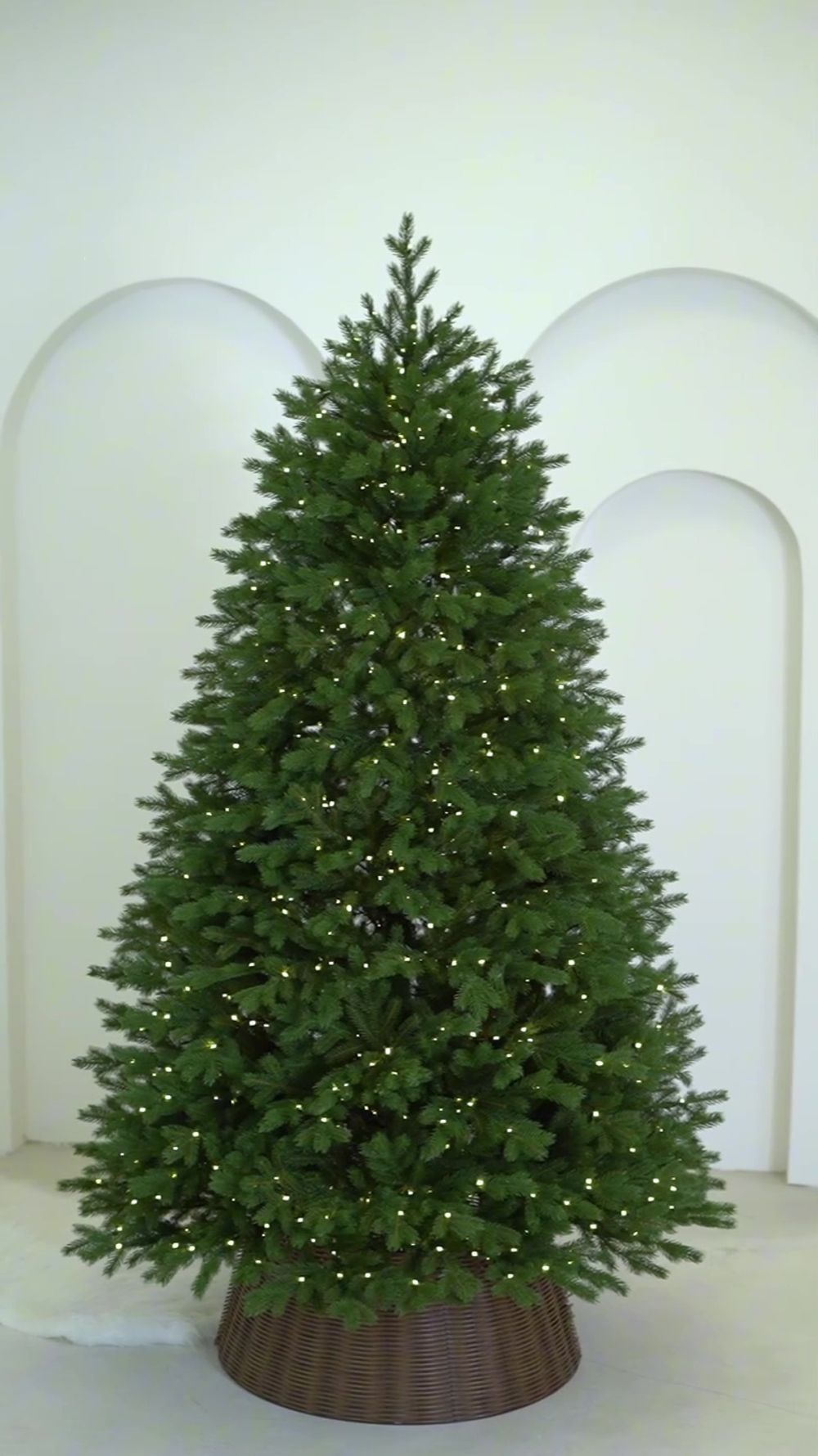 Ель "Русская" с гирляндой встроенной