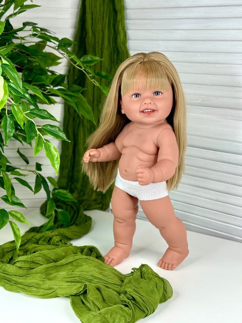 Кукла Manolo Dolls виниловая Diana без одежды 47см (7305)