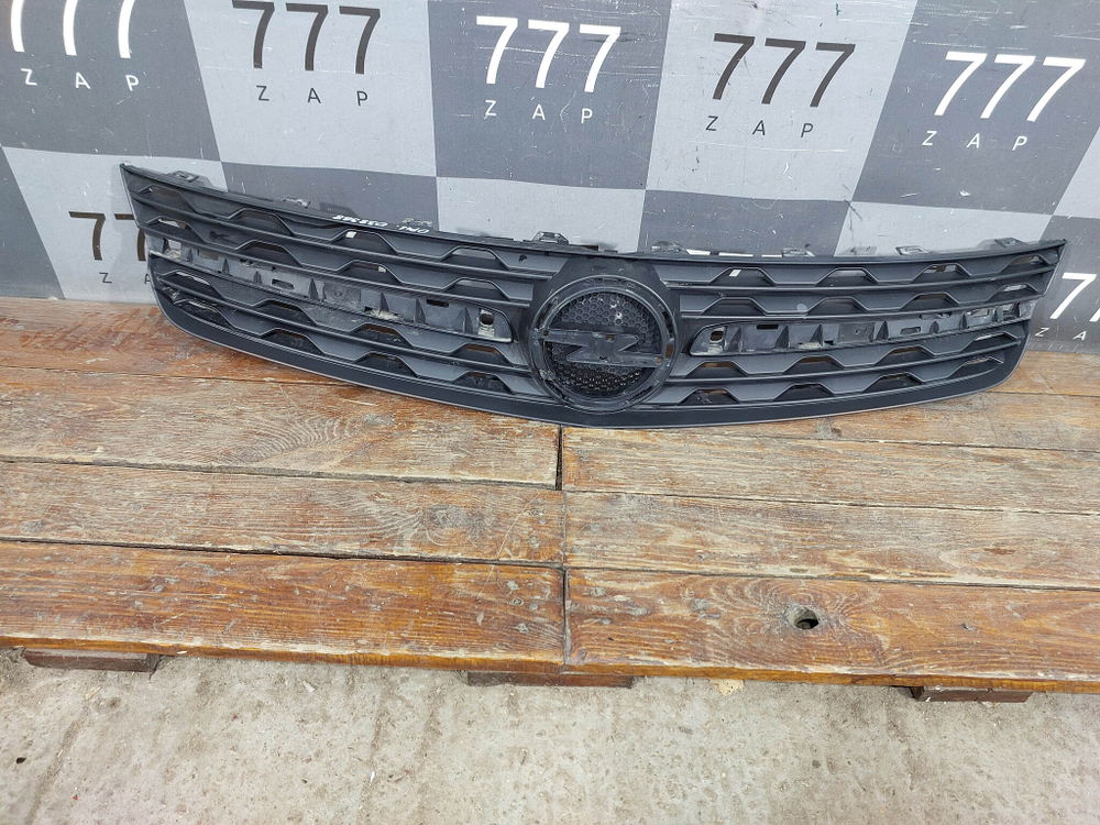 Решетка радиатора Opel Zafira Life 19-нв Б/У Оригинал 9833128677