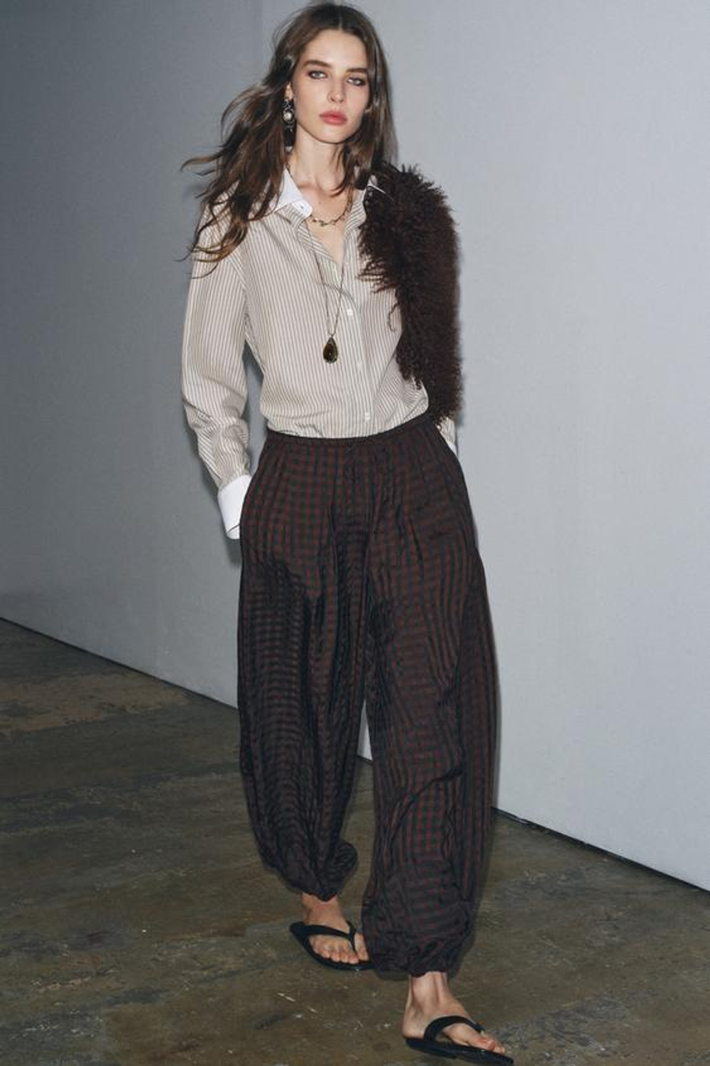 ZARA БРЮКИ-БАГГИ В КЛЕТКУ ВИШИ — ZW COLLECTION, ТЕМНО-БОРДОВЫЙ