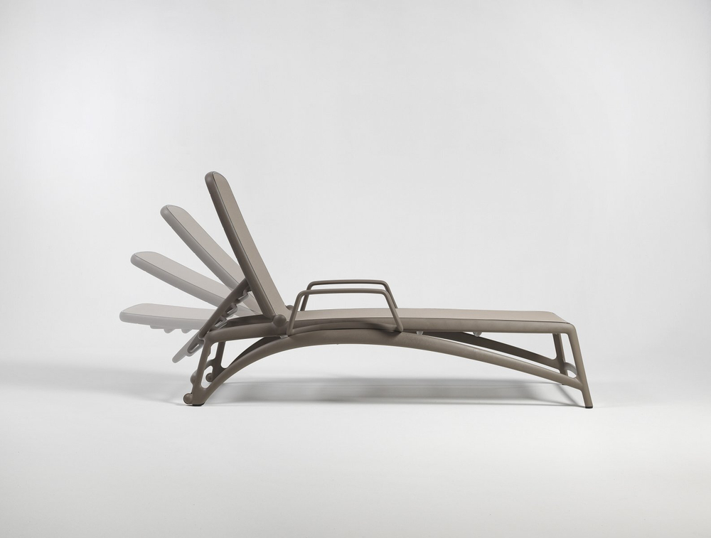 Шезлонг-лежак пластиковый Nardi Atlantico, тортора