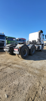 КамАЗ 65806 6x4 Седельный тягач с КМУ 65806-0002-68(T5) (Дизельный, 12,0 л, 428 л.с., МТ)