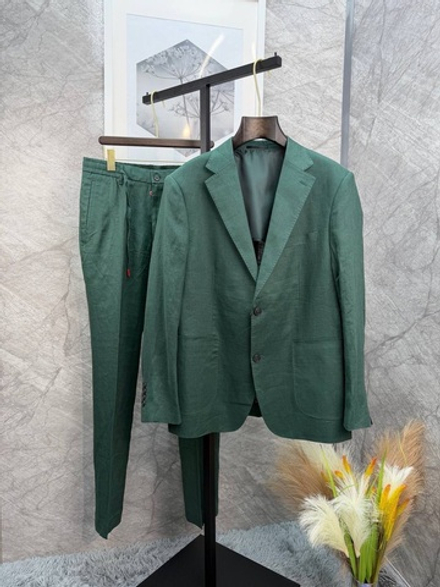 Льняной костюм Kiton