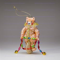 Ёлочная игрушка Медведь на колесе