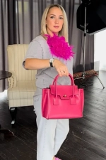 Женская форматная сумка из натуральной толстой кожи цвета фуксия