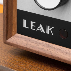 Leak Stereo 230 Walnut — интегральный стереоусилитель премиум-класса